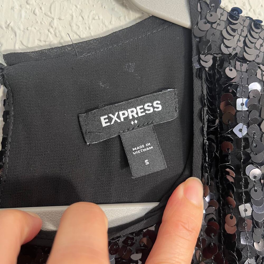 EXPRESS Black Sequin Short Sleeve Top Small Boxy Glamorous Festive Party Blouse - Picture 5 of 8